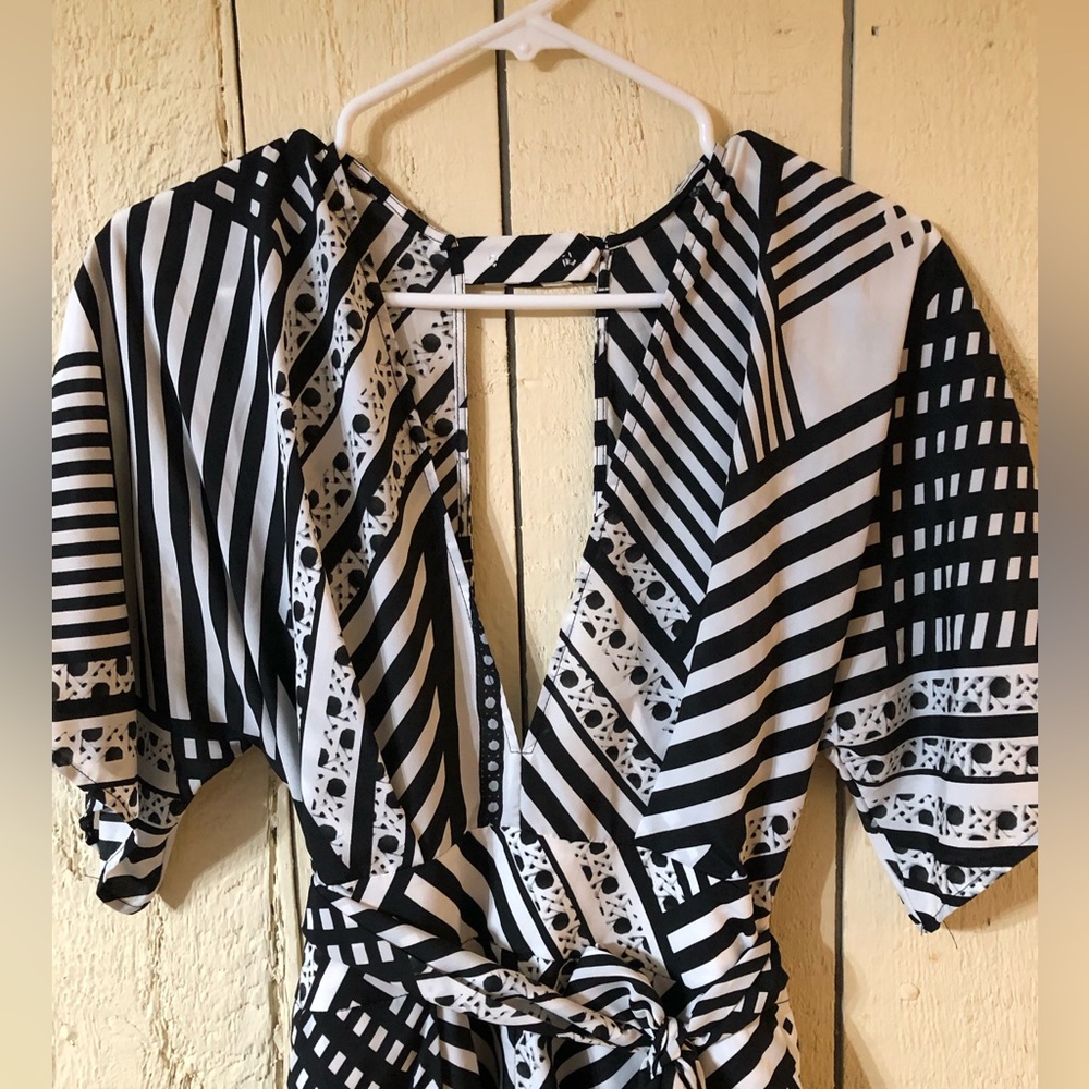 Mustard Seed Abstract Romper - Picture 3 of 8